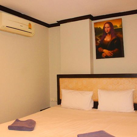 Hollywood Inn Hotel Patong Buitenkant foto