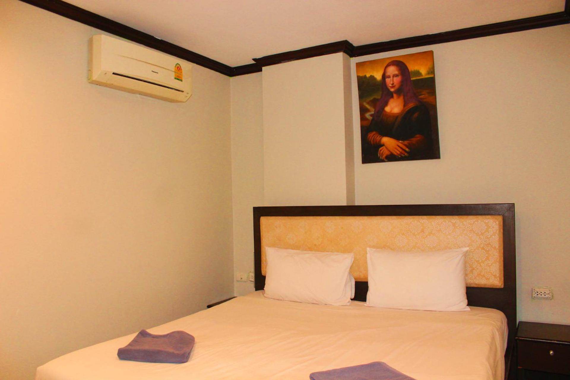 Hollywood Inn Hotel Patong Buitenkant foto