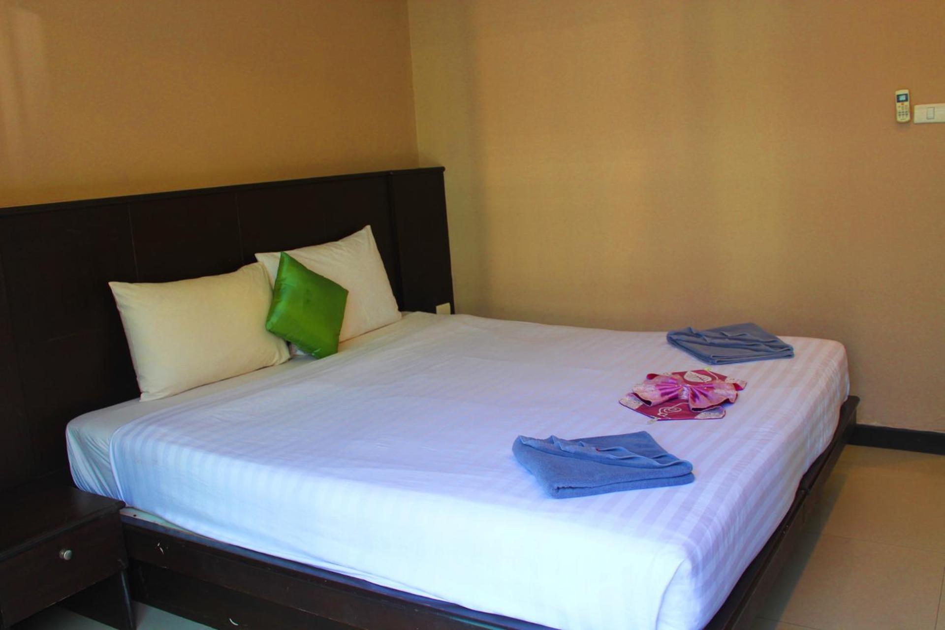 Hollywood Inn Hotel Patong Buitenkant foto