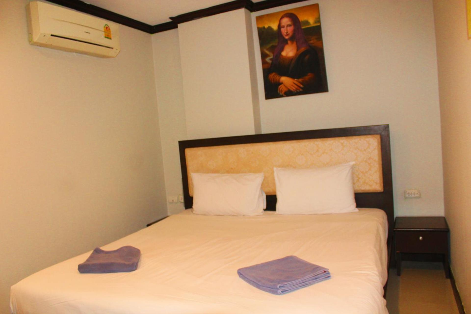 Hollywood Inn Hotel Patong Buitenkant foto