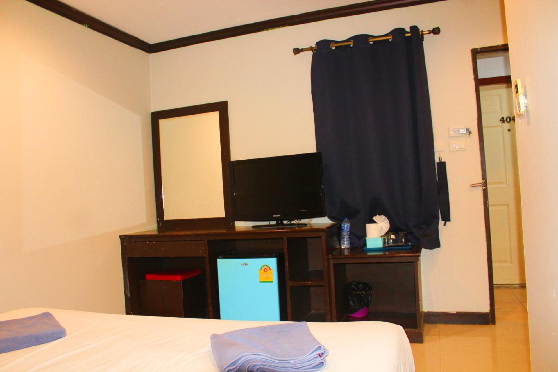 Hollywood Inn Hotel Patong Buitenkant foto
