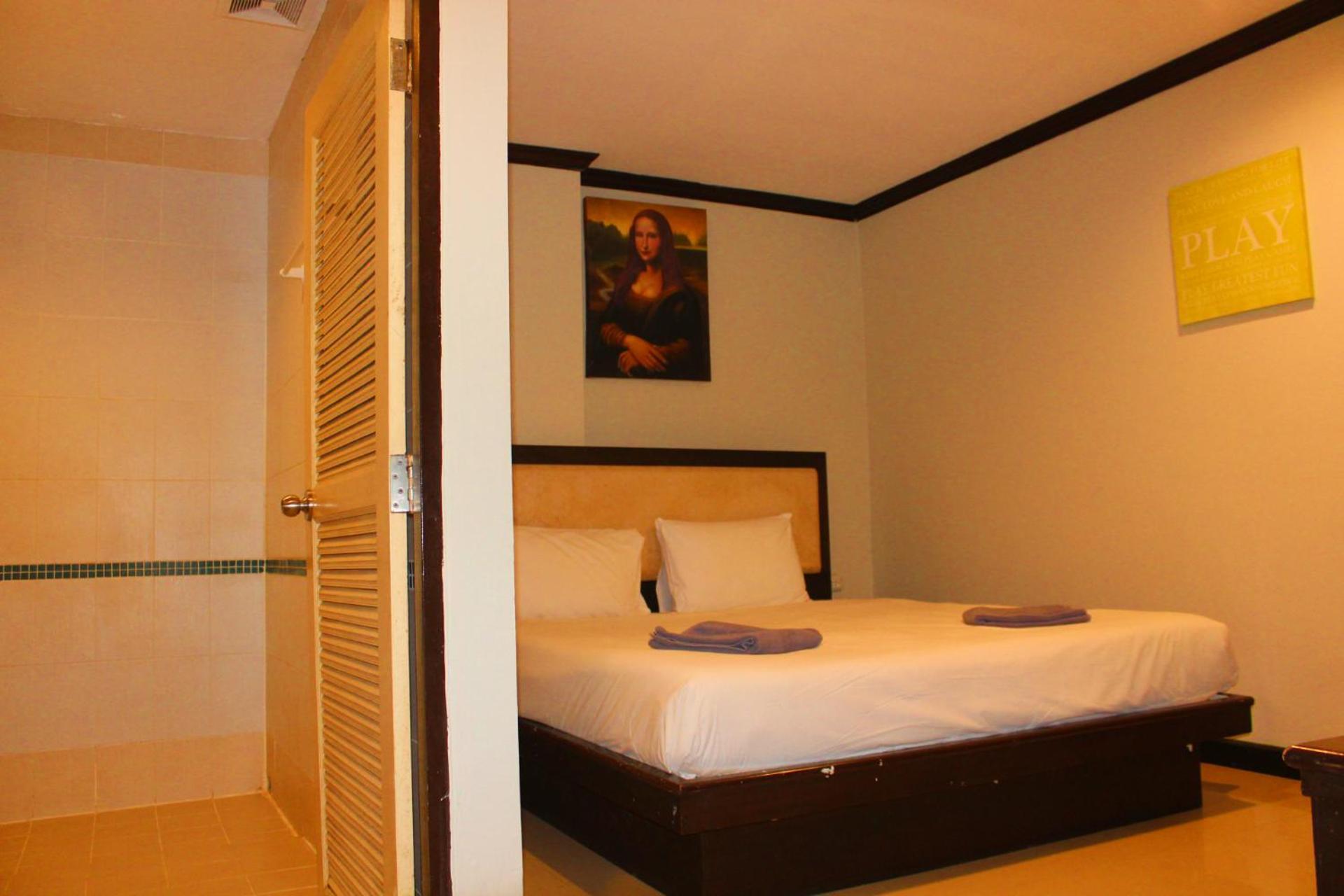 Hollywood Inn Hotel Patong Buitenkant foto
