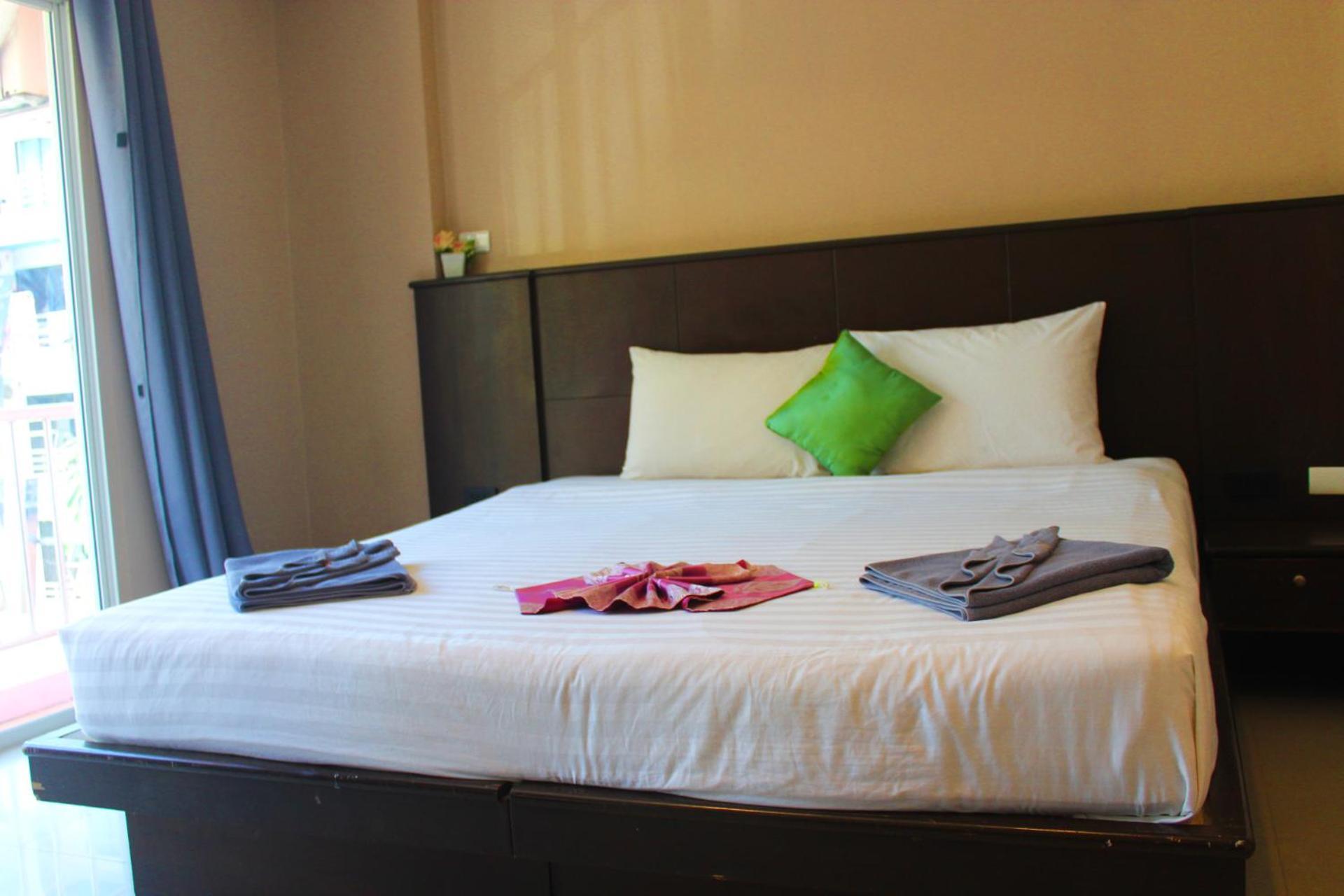 Hollywood Inn Hotel Patong Buitenkant foto