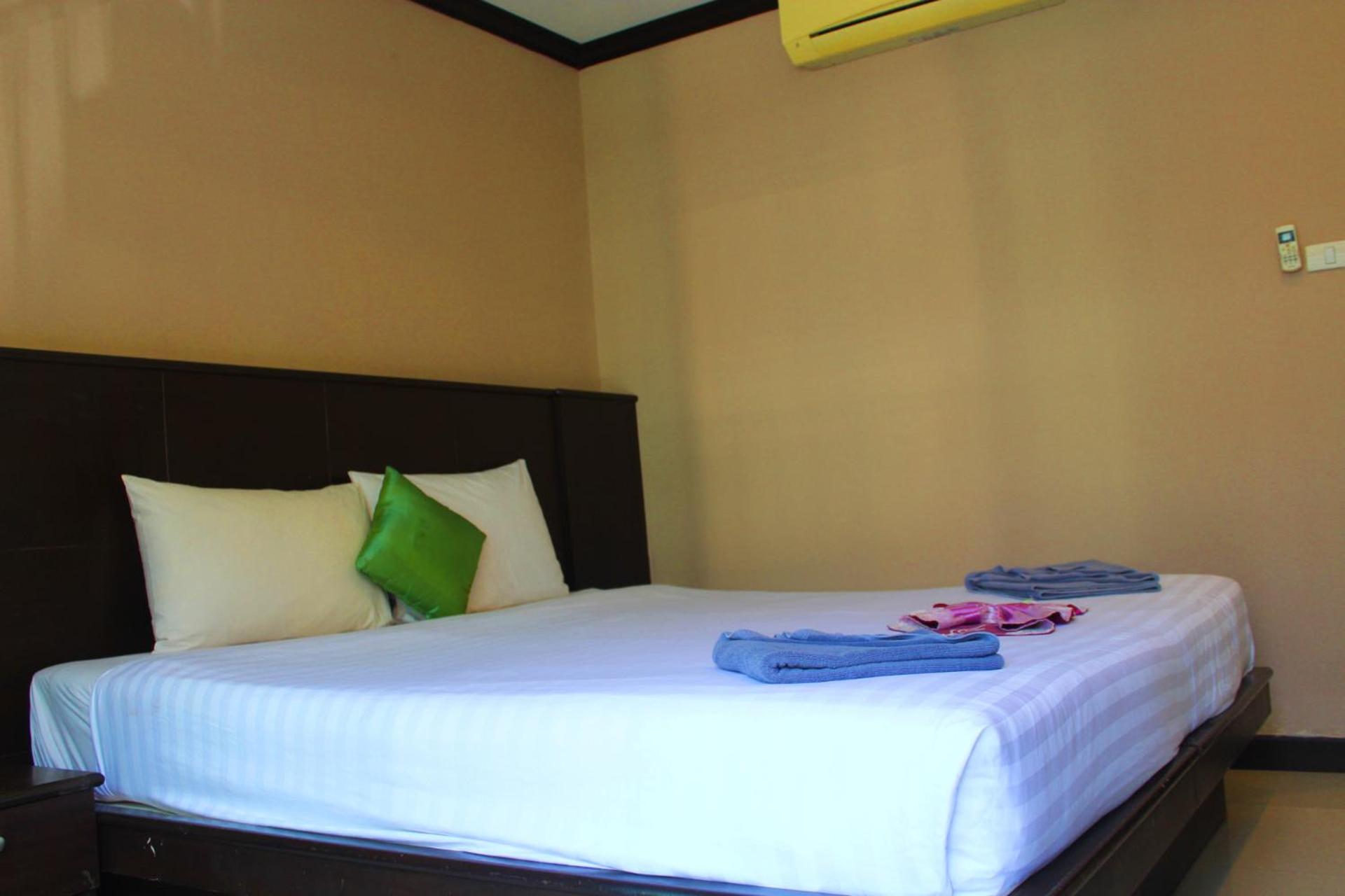 Hollywood Inn Hotel Patong Buitenkant foto