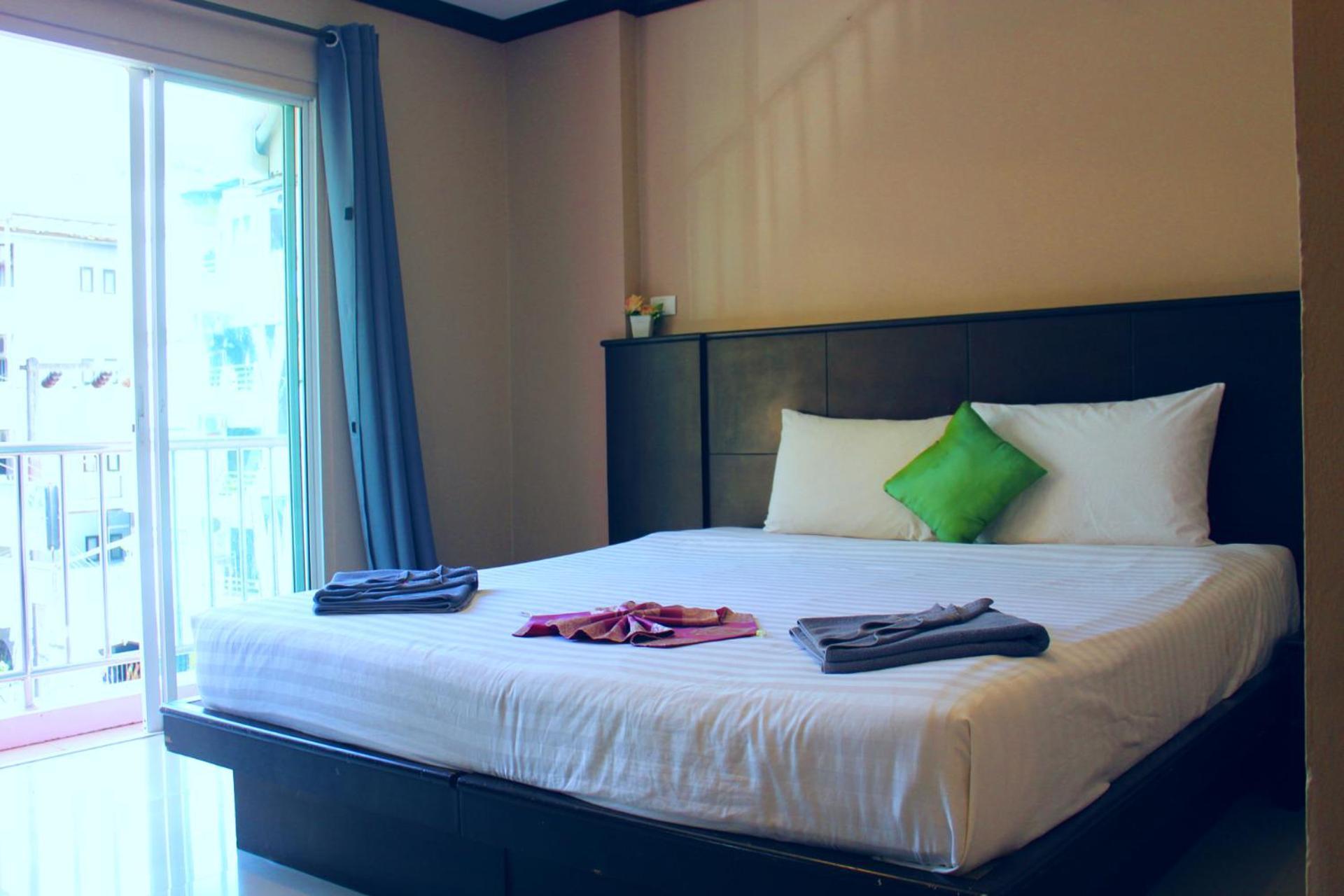Hollywood Inn Hotel Patong Buitenkant foto