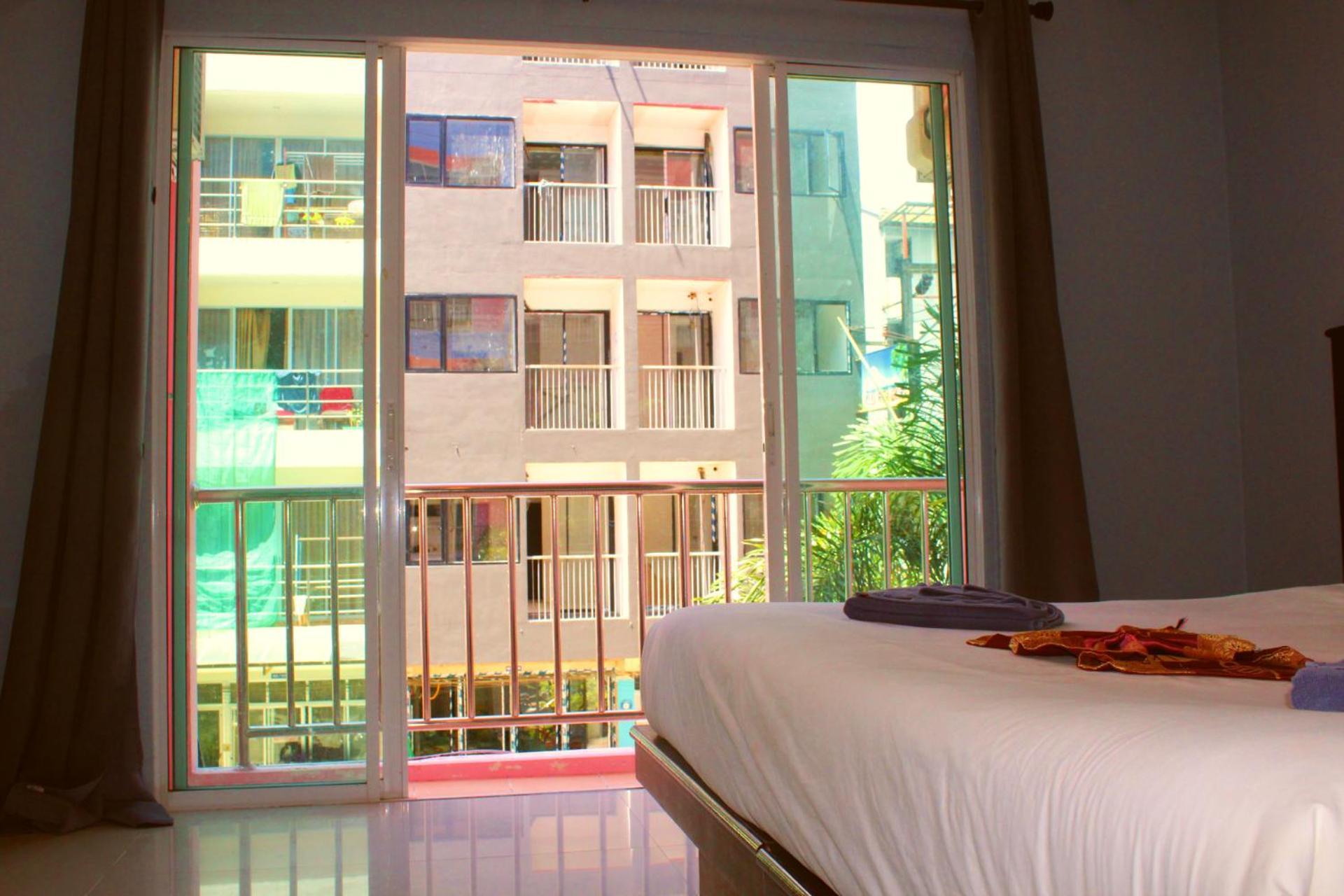 Hollywood Inn Hotel Patong Buitenkant foto