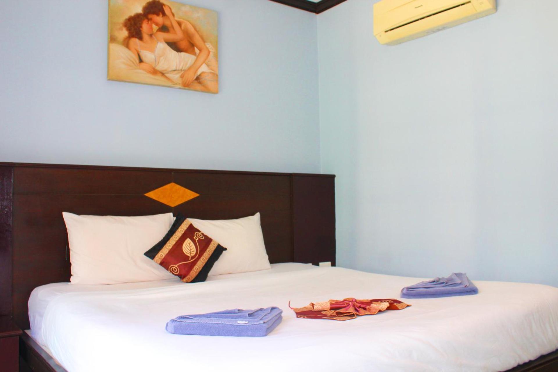Hollywood Inn Hotel Patong Buitenkant foto
